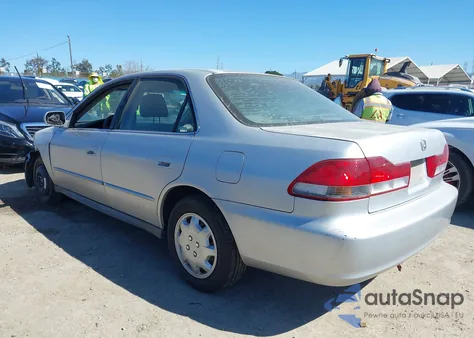 2001 Honda Accord 2.3 Lx из США, поврежденный, VIN 3HGCG66541G704053
